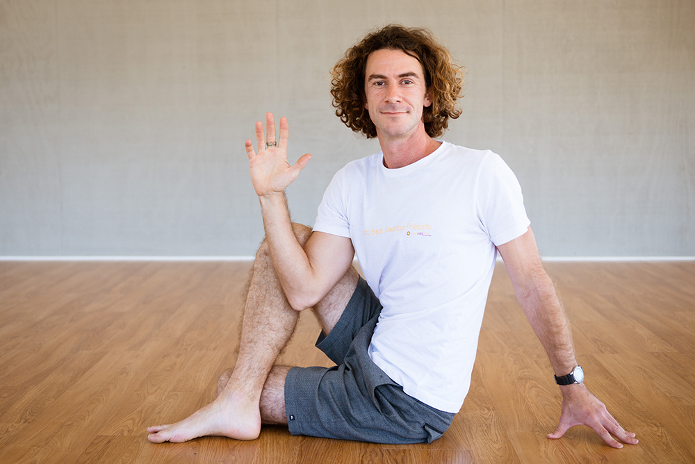 How to Do the Half Lord of the Fishes Pose (Ardha Matsyendrasana) In Yoga?  Tips, Technique, Correct Form, Benefits and Common Mistakes